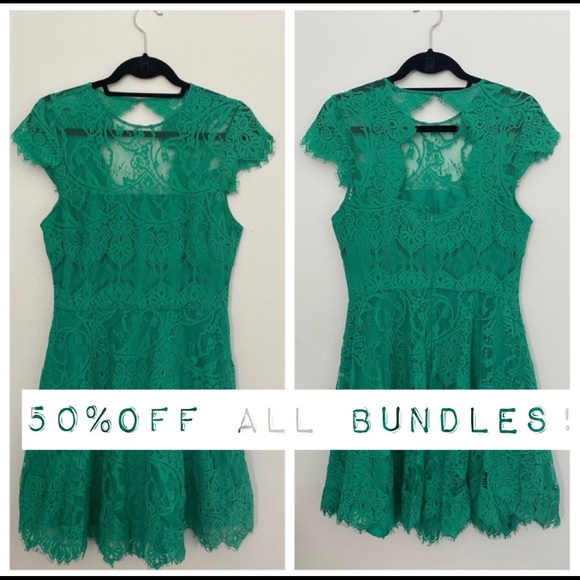 BB Dakota Dresses & Skirts - Kelly Green Eyelash Lace Yoke Dress!